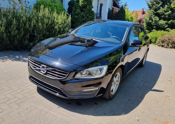 Volvo V60 cena 51900 przebieg: 148121, rok produkcji 2016 z Tuchów małe 137